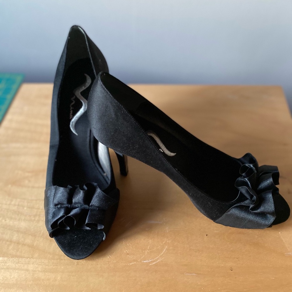 Nina Raizel Ruffle Open Toe Pump
